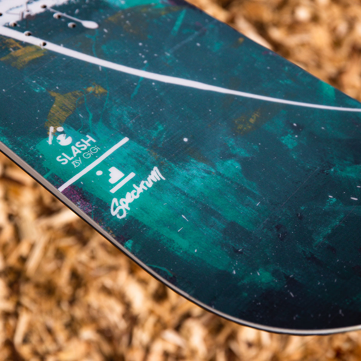 Slash by GiGi - Spectrum Snowboard - ApARTment