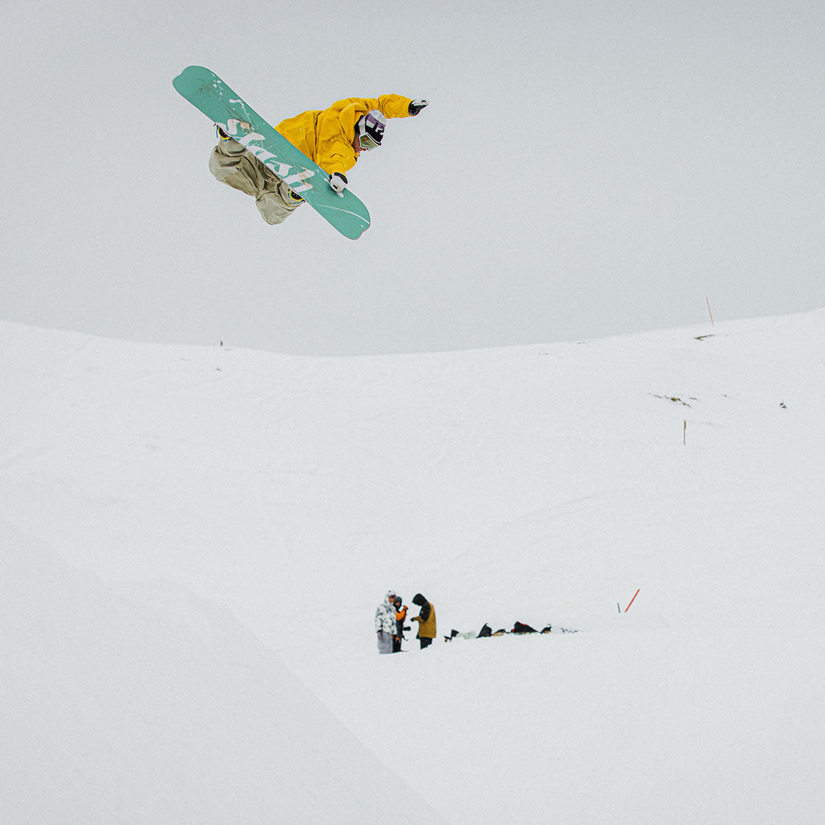 Slash by GiGi - Spectrum Snowboard - ApARTment