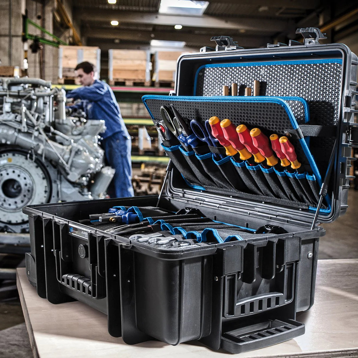 B&W Waterproof Case - Jumbo 6700 Outdoor Tool Case with Pocket Tool Boards