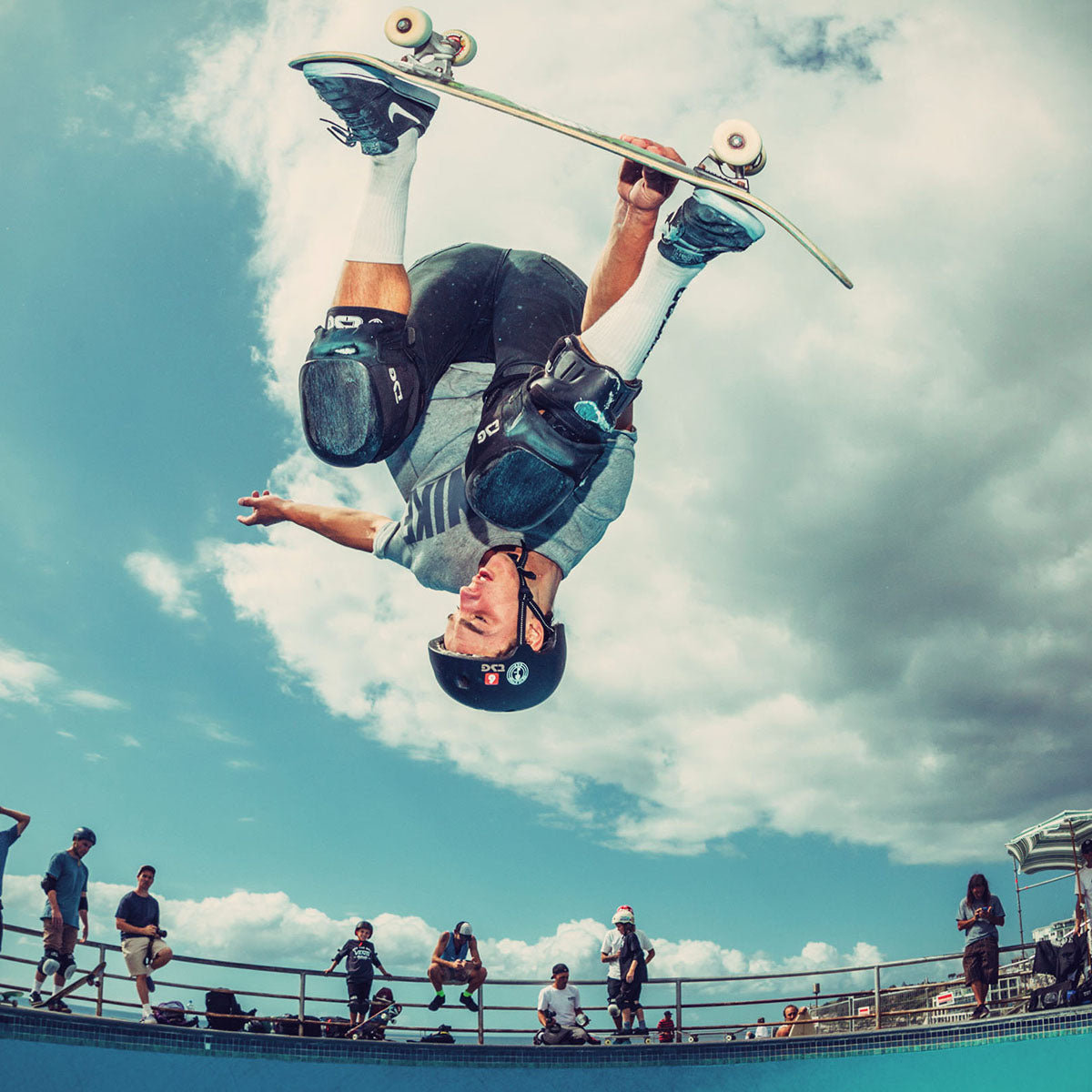 TSG - Kneepad Force V (Skate Knee Pads)