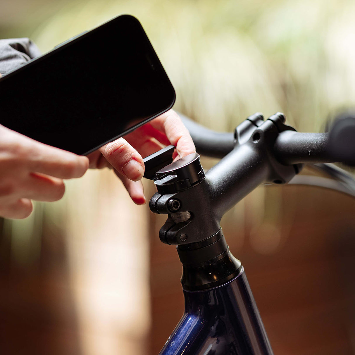 Loop - Micro Mount - Ultra-Compact Stem Cap Phone Mount