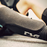 (10% OFF) TSG - Knee-Sleeve Dermis Pro A - Black